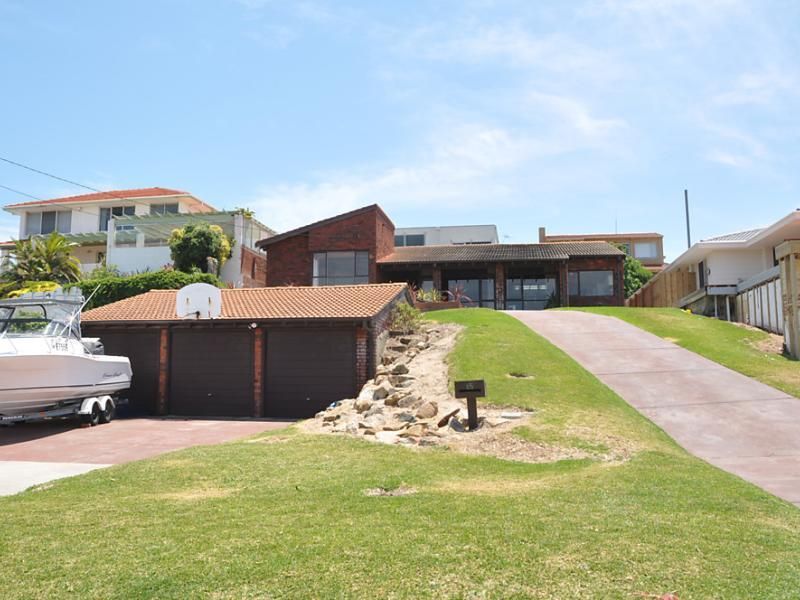 15 HEPWORTH Road, Trigg, WA Home For Rent • Ray White