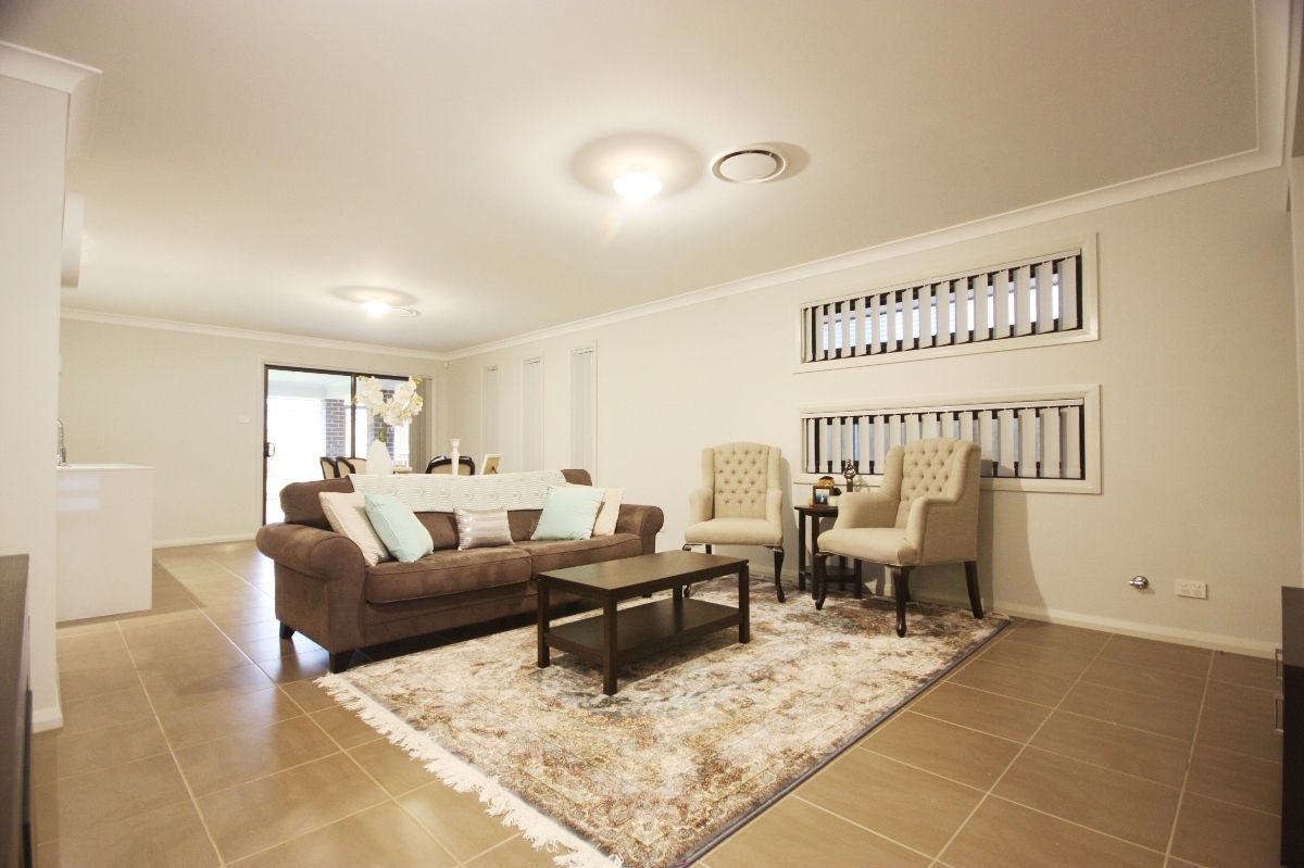 8 Minya Crescent Hermitage Estate, GLEDSWOOD HILLS, NSW 2557