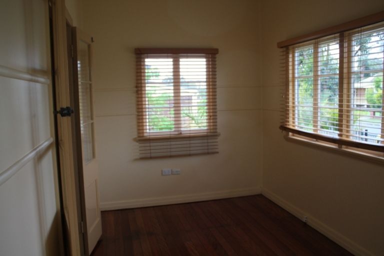 215 Pine Mountain Road, Brassall, QLD 4305