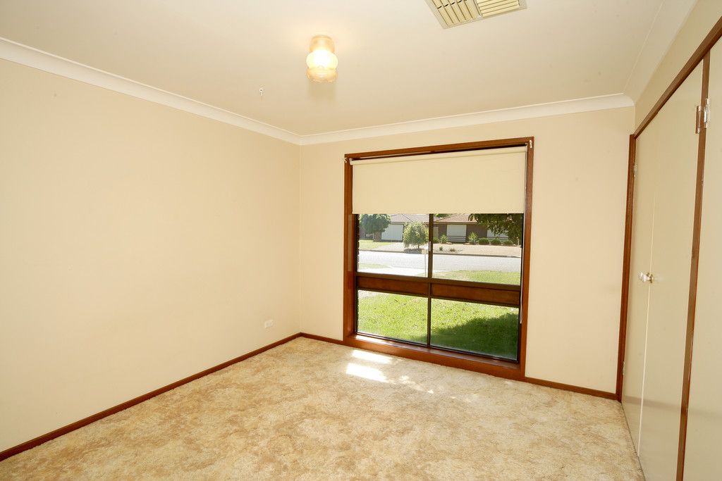 34 Naretha Street, Glenfield Park, NSW 2650
