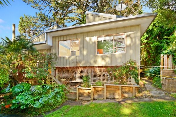 2/13a Eskdale Road, Birkdale, North Shore City