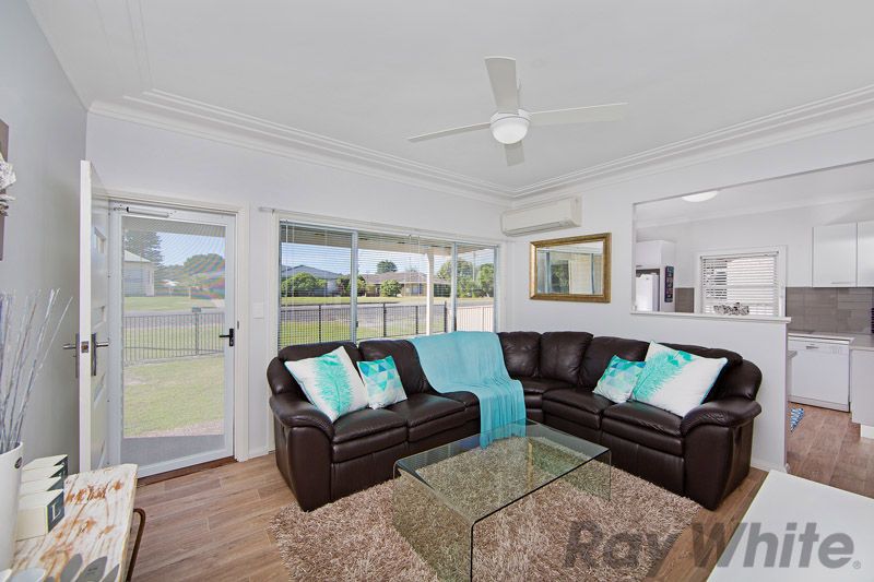 11 Boomerang Street, Budgewoi, NSW 2262