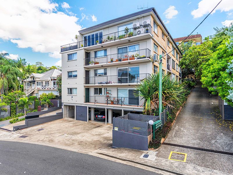 24 Crescent Road, Hamilton QLD 4007