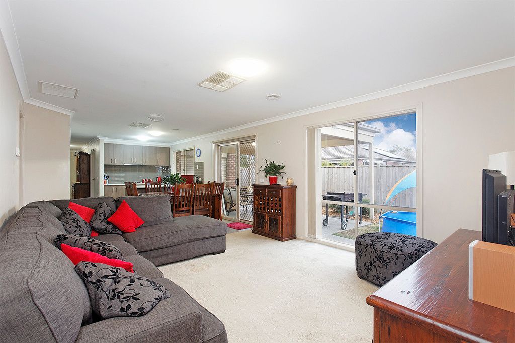 6 Gareth Street, Cranbourne East, VIC 3977