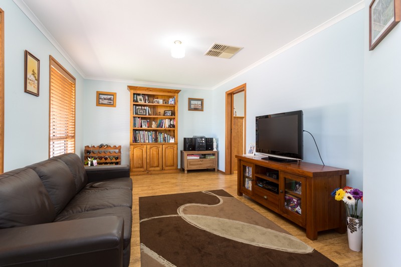2 Stuart Court, Parafield Gardens, SA 5107