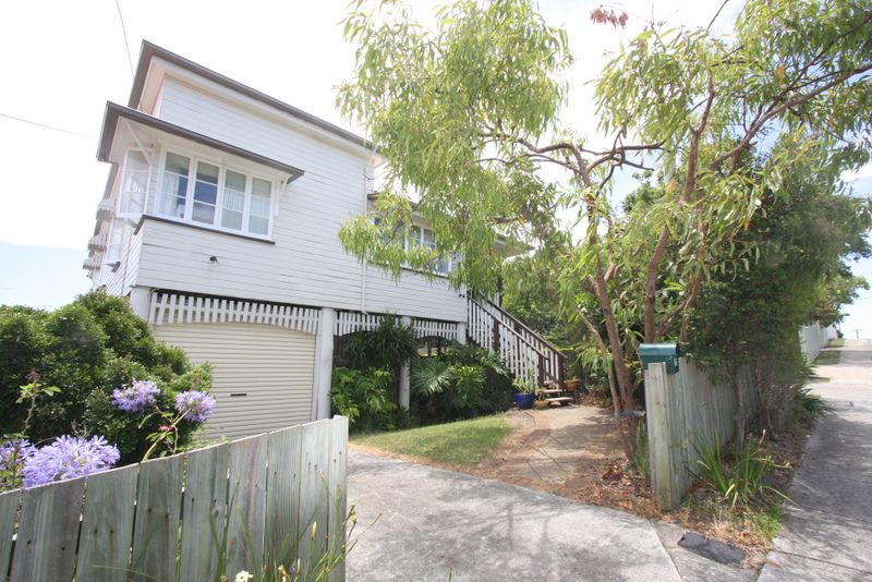 77 Mearns Street, Fairfield QLD 4103