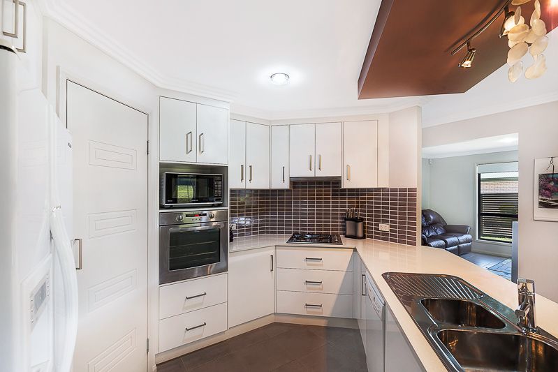 44 Sunset Drive, Glenvale, QLD 4350