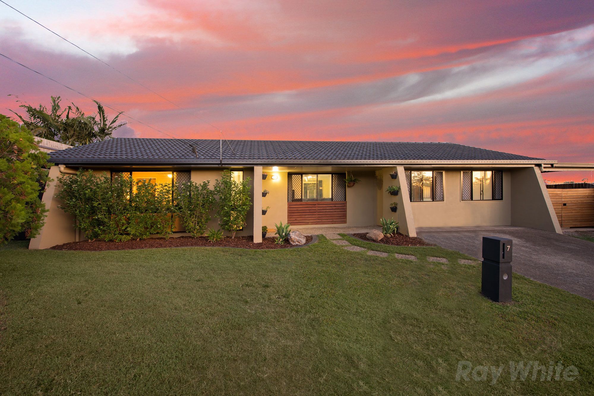 7 Shoalhaven Avenue, Springwood, QLD 4127