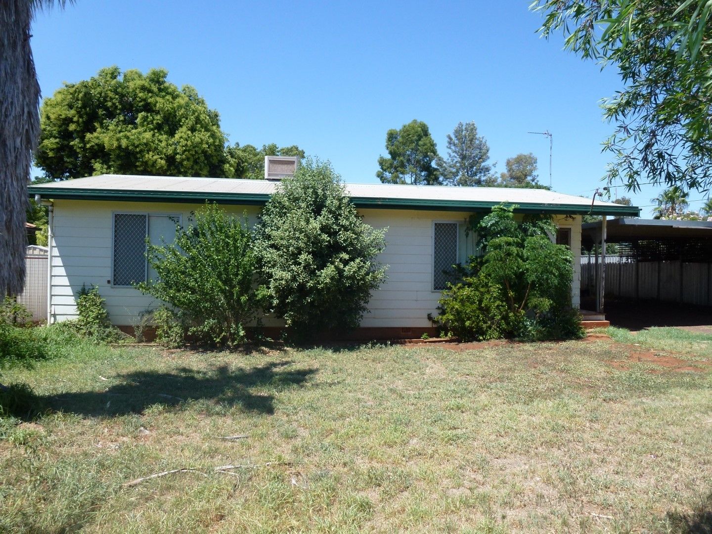 10 Spence Street