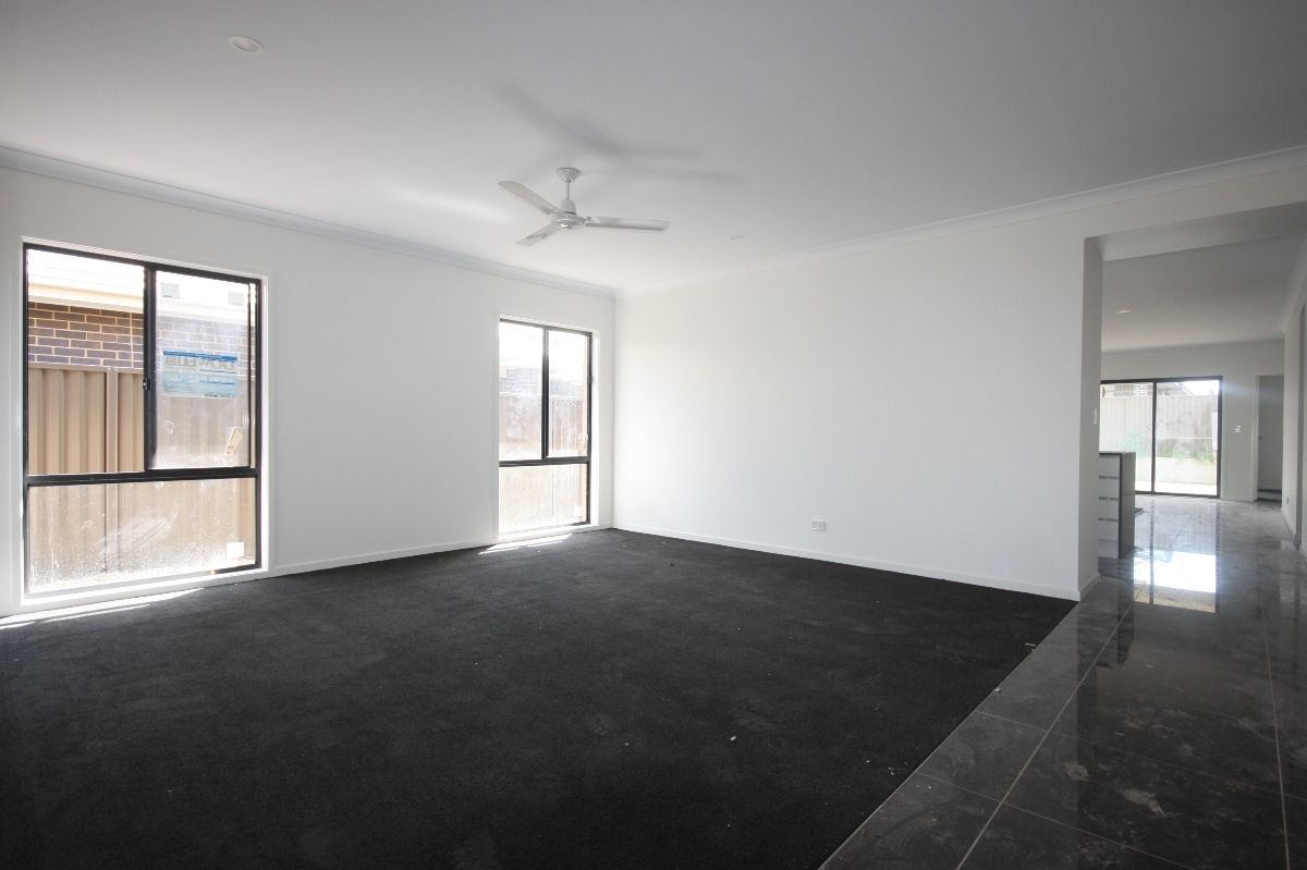 5 The Hermitage Drive, Gregory Hills, NSW 2557
