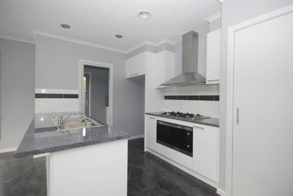 8 Creekview Close, MOUNT CLEAR, VIC 3350