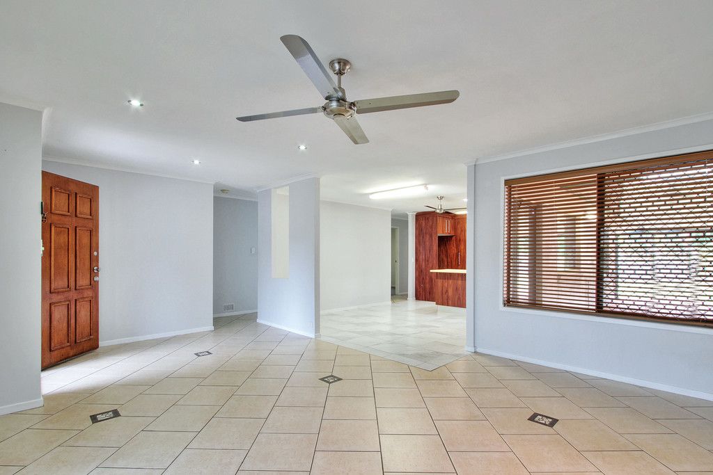 15 Wenlock Crescent, Springwood, QLD 4127