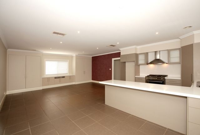 84 Tarcutta Street, Wagga Wagga, NSW 2650