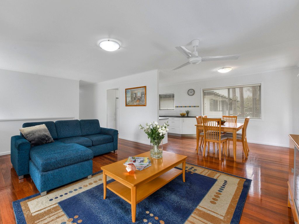 2 Caradon Street, Albany Creek, QLD 4035