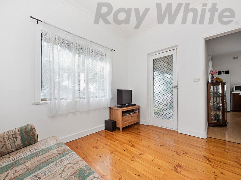 2 Montrose Avenue, Clearview, SA 5085