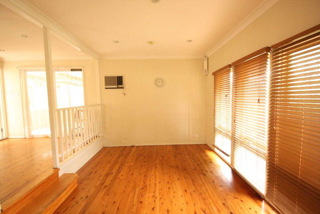 21 Hopping Road, Ingleburn, NSW 2565