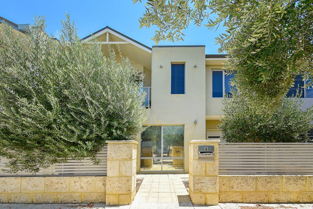 8 Fenian Pass, Hillarys, WA 6025