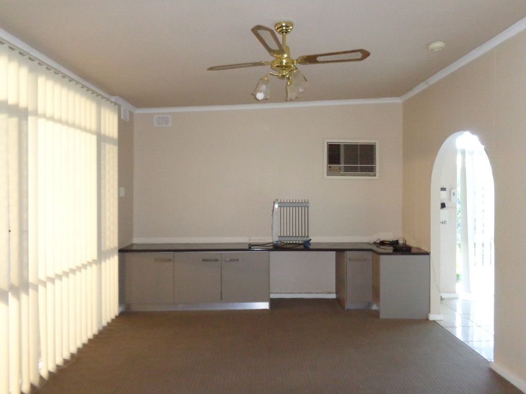 10 Billabong Road, Para Hills, SA 5096