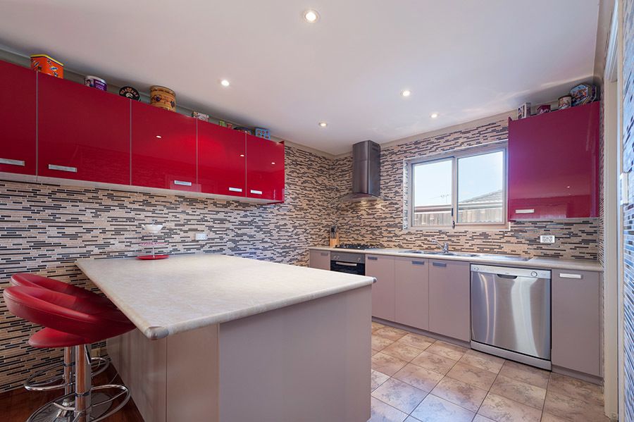 43 Yarcombe Crescent, Craigieburn, VIC 3064