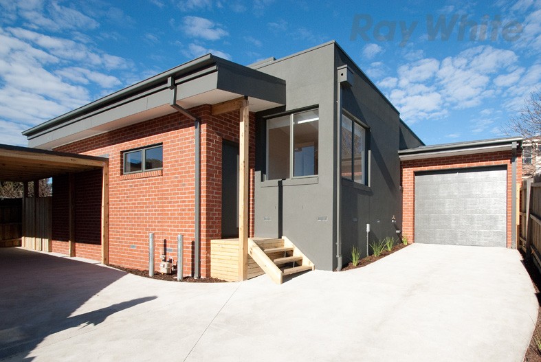 2/15 Alexander Avenue, COBURG NORTH, VIC 3058