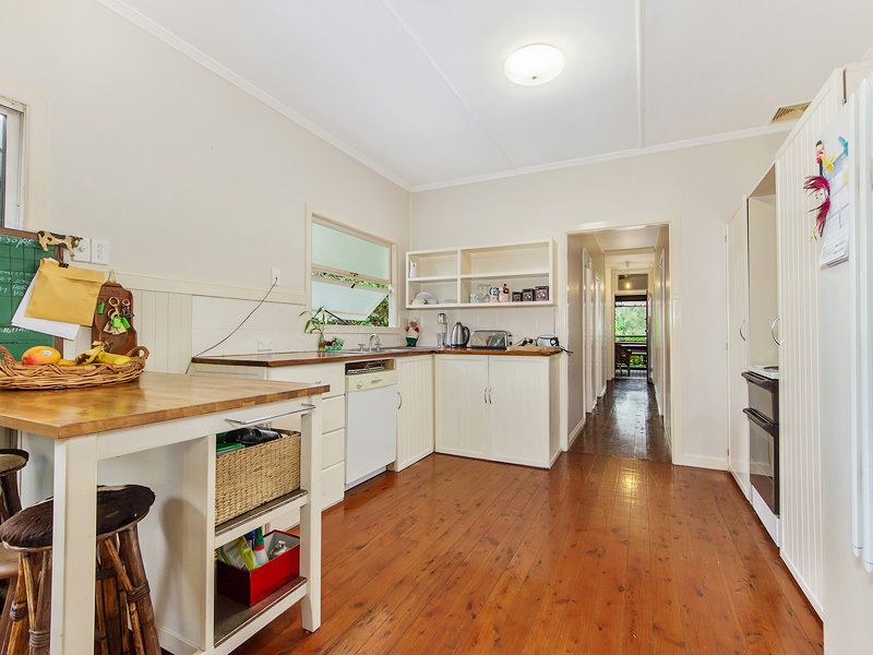 5 Kerr Avenue, Southport, QLD 4215