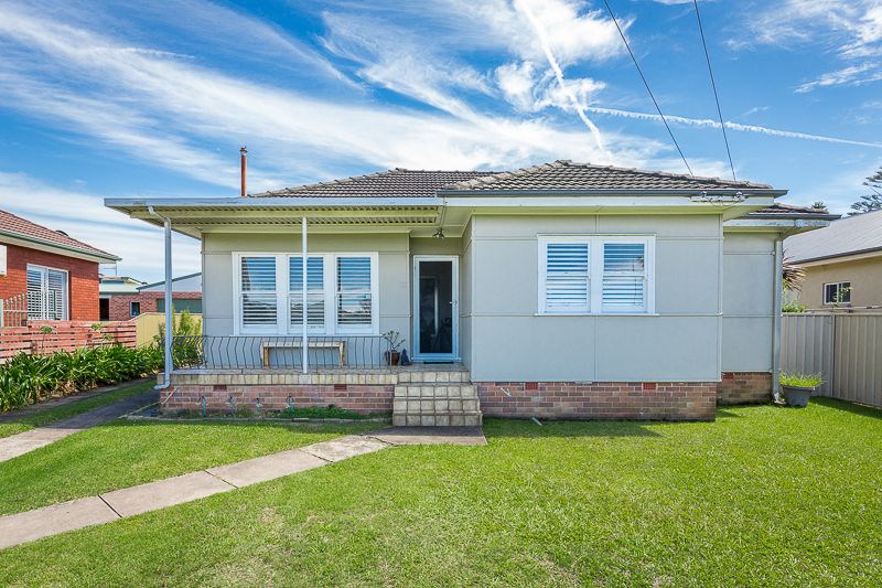 12 Carinmoney Avenue