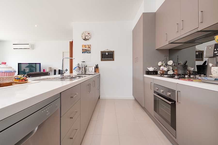 2/12 Metropolitan Avenue, Craigieburn, VIC 3064