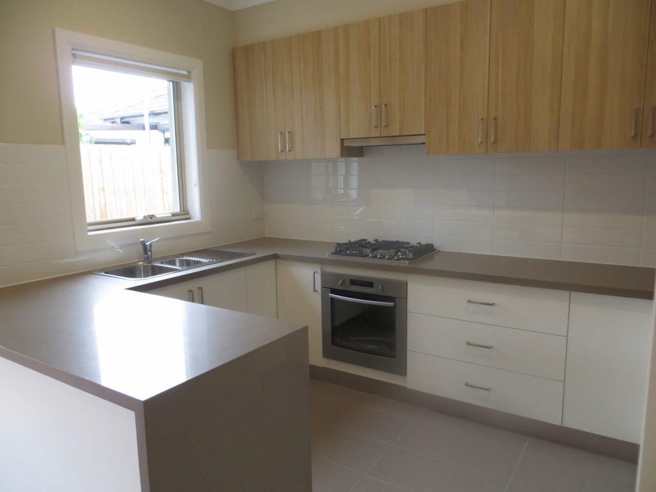 2/14 Devoy Street, OAKLEIGH SOUTH, VIC 3167