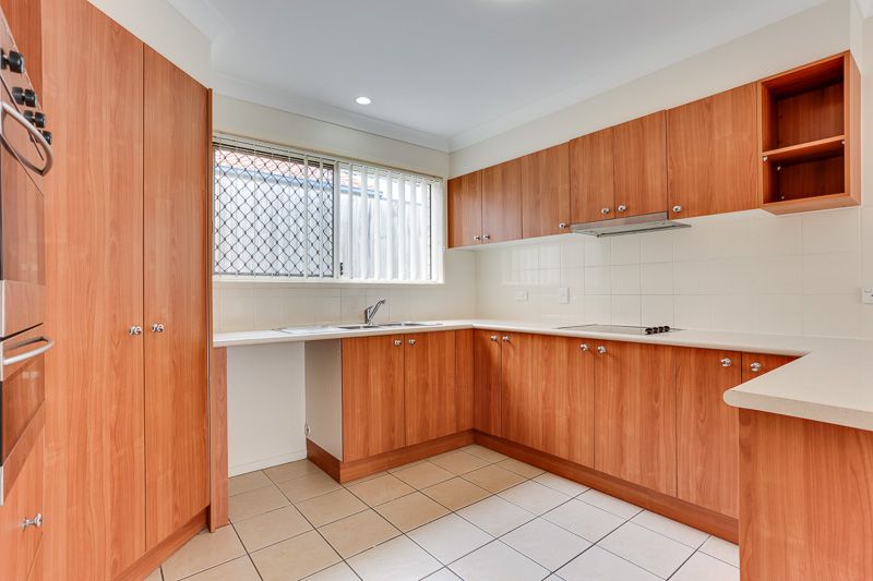 22 Mannix Place, Forest Lake, QLD 4078