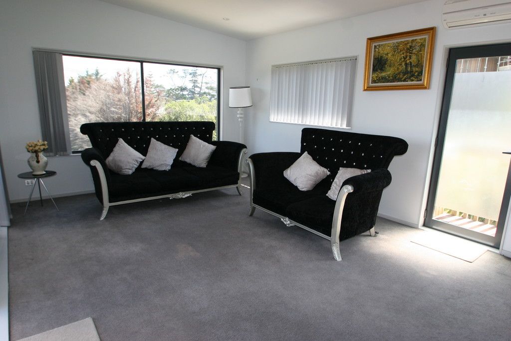 142 Kittiwake Drive, Albany, North Shore City