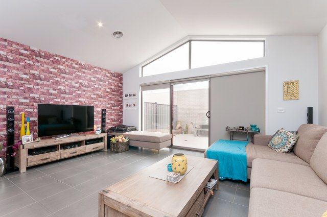 16 Viewrise Walk, Craigieburn, VIC 3064