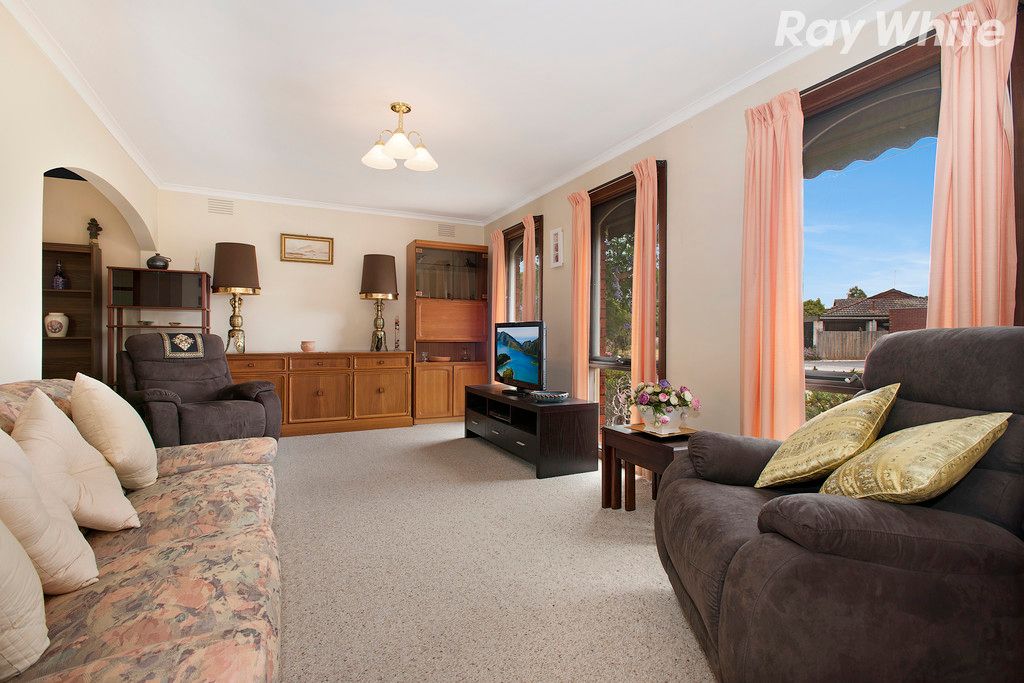 8 Narong Crescent, Knoxfield, VIC 3180