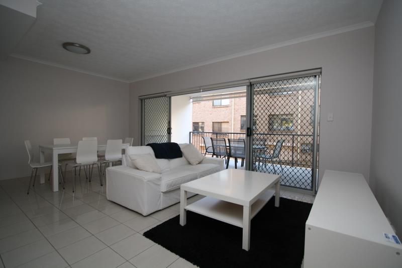 2/69 Durham Street, ST LUCIA, QLD 4067