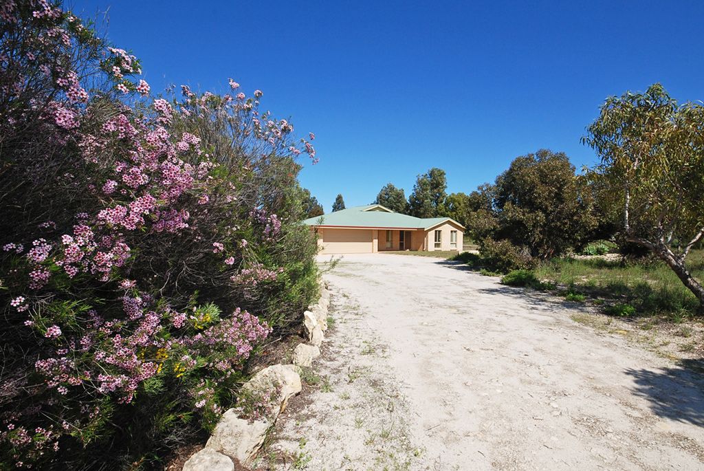 77 Geronimo Crescent, Jurien Bay, WA 6516