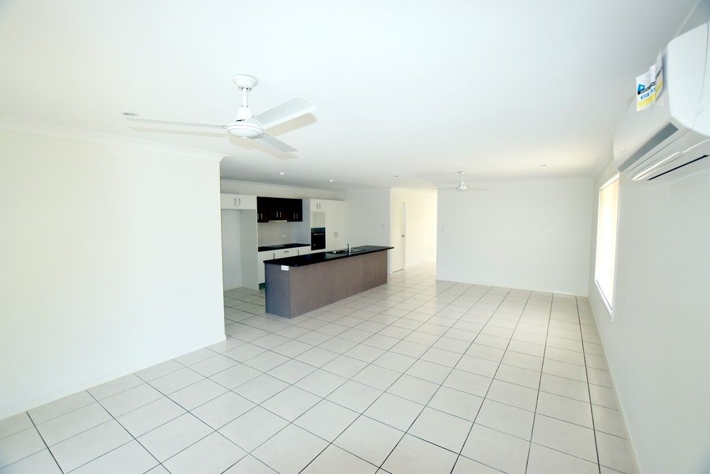 35 Iris Road, Kirkwood, QLD 4680
