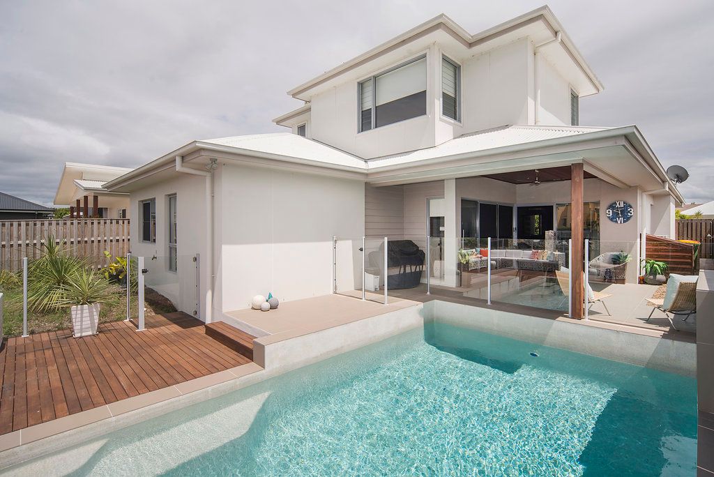 8 Mariner Avenue, Hope Island, QLD 4212