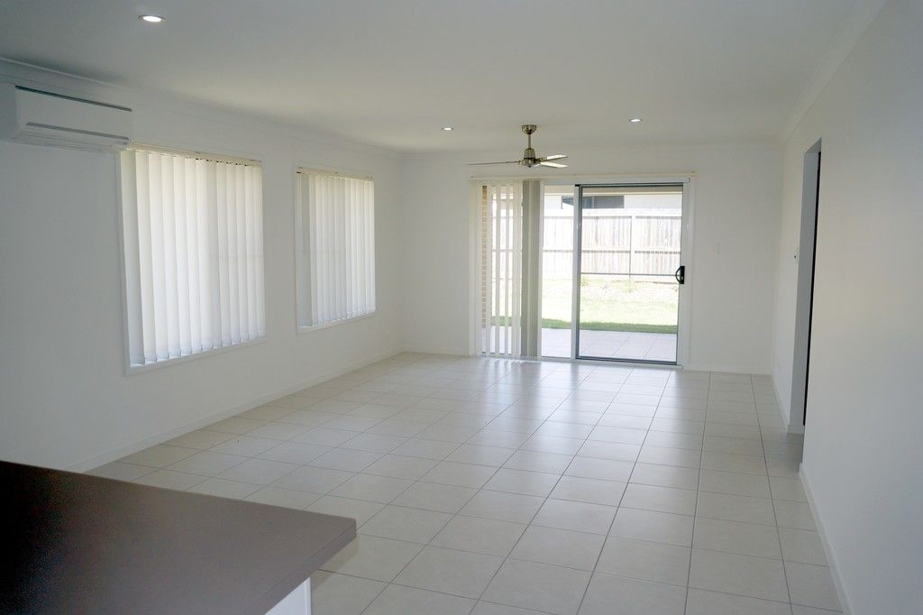 26 Petrel Street, Kirkwood, QLD 4680