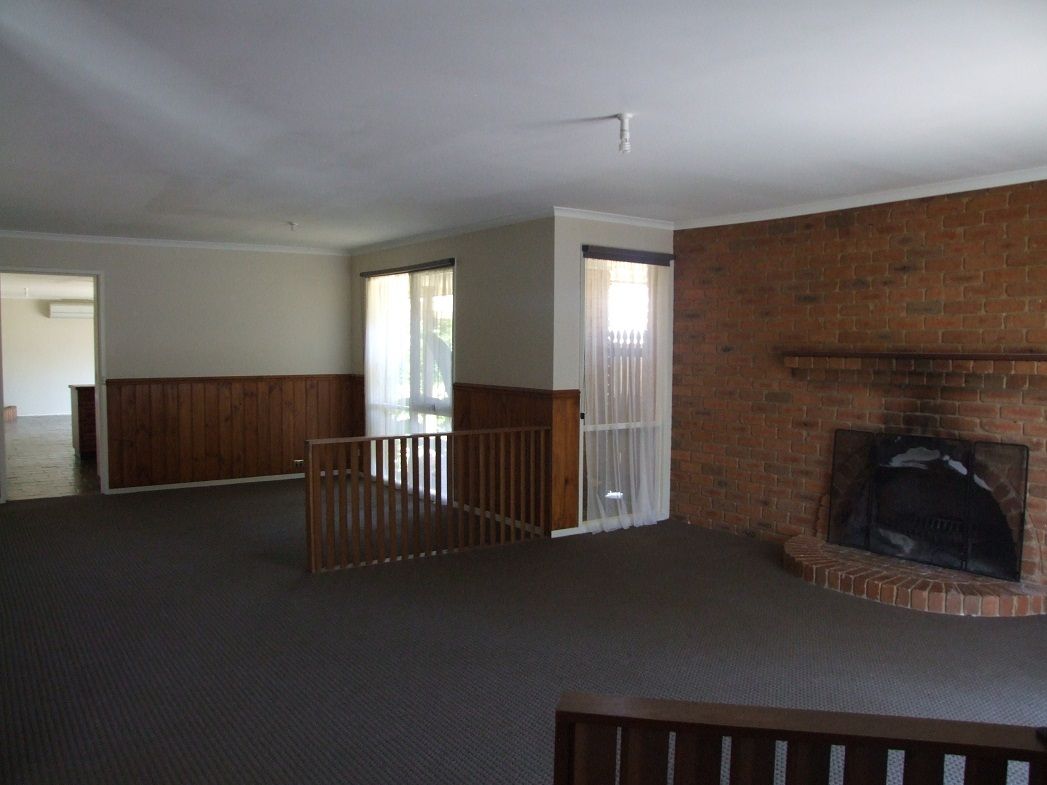 2 Tania Place, MELTON WEST, VIC 3337