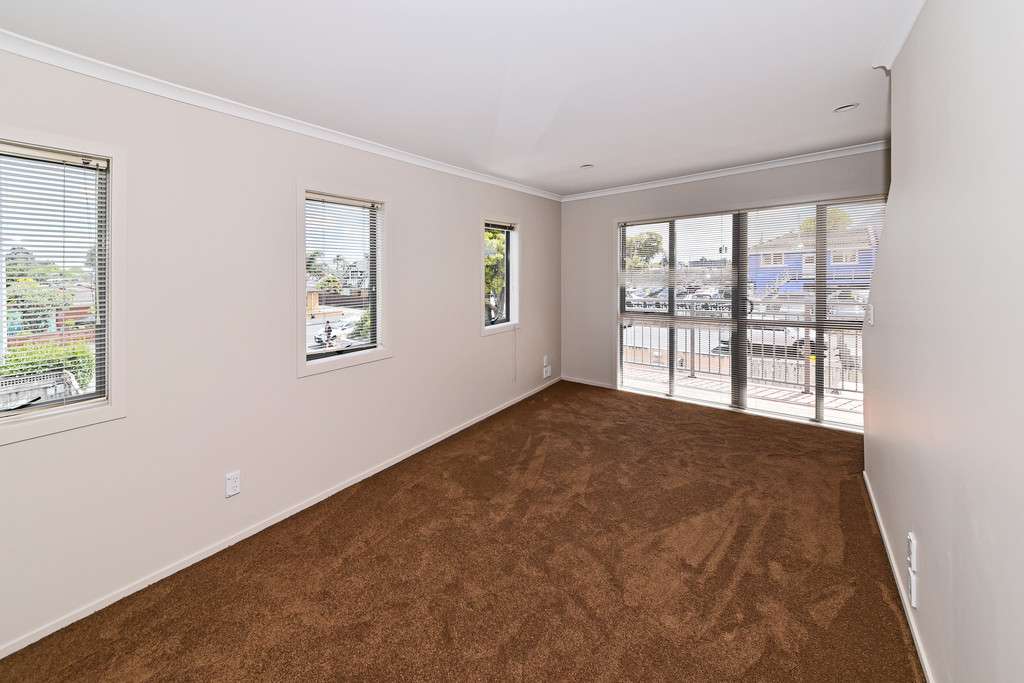 1/289 Shirley Road photo 6