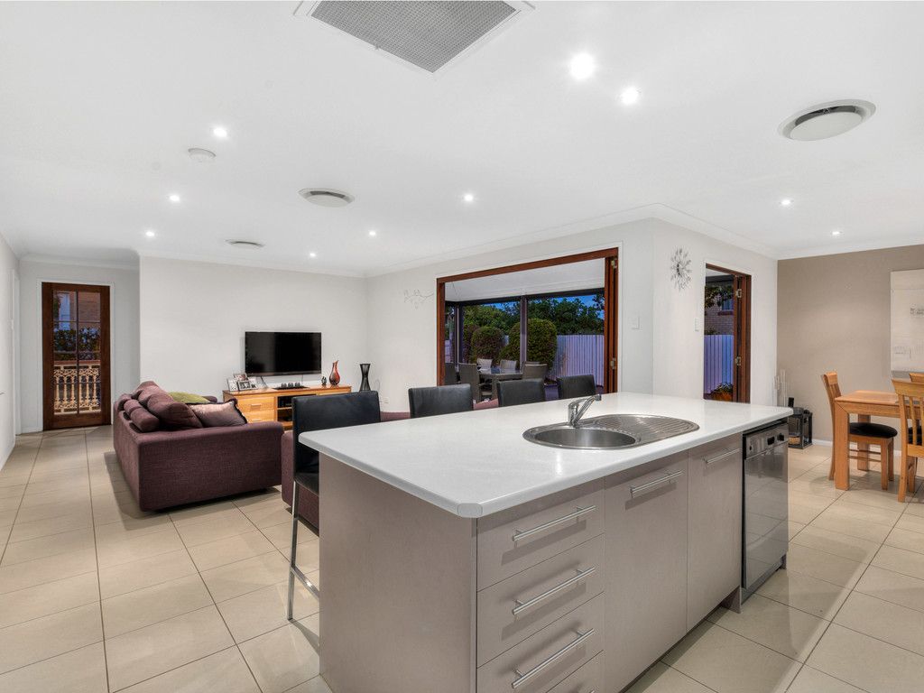 37 Noble Street, Clayfield, QLD 4011