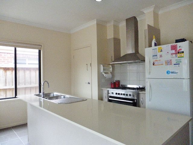 4 Staffordshire Place, Lyndhurst, VIC 3975