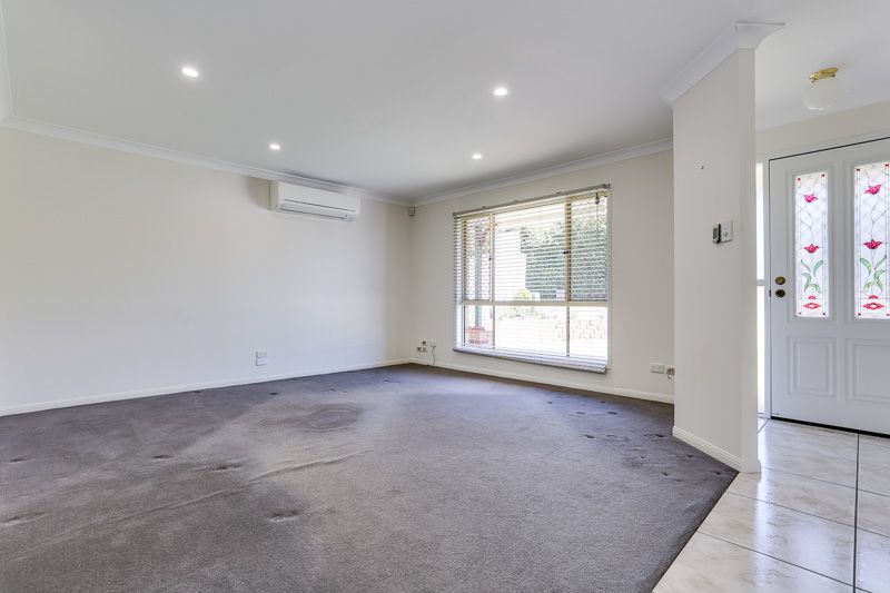 21 Regents Circuit, Forest Lake, QLD 4078