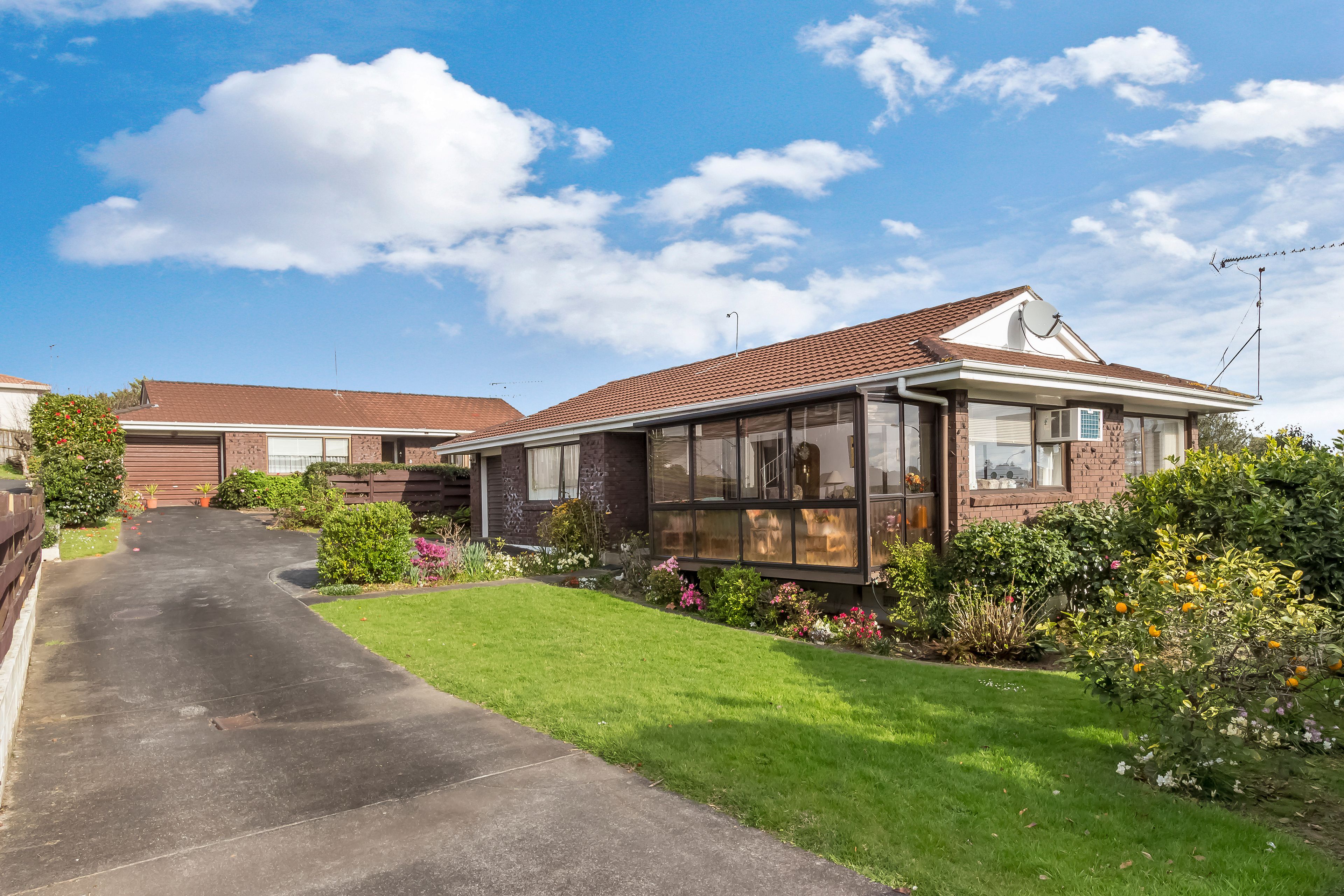 2/50 Moore Street, Howick, Manukau City