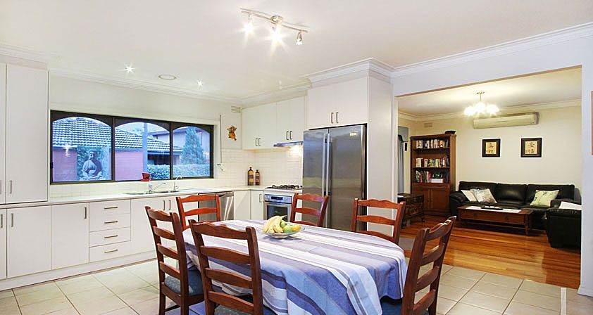 2 Heysen Court, Mill Park, VIC 3082