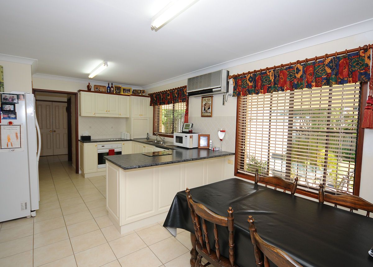 24 Hillcrest Avenue, Scarness, QLD 4655