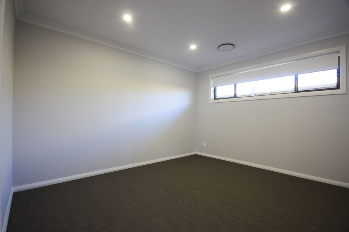 31 Kerrigan Crescent, Elderslie, NSW 2570