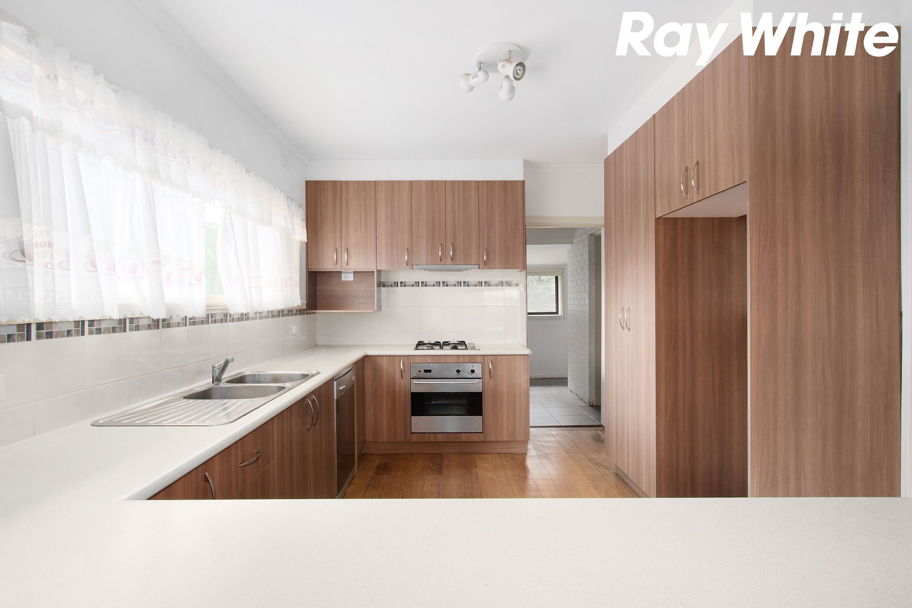 92 Railway Avenue, Garfield, VIC 3814
