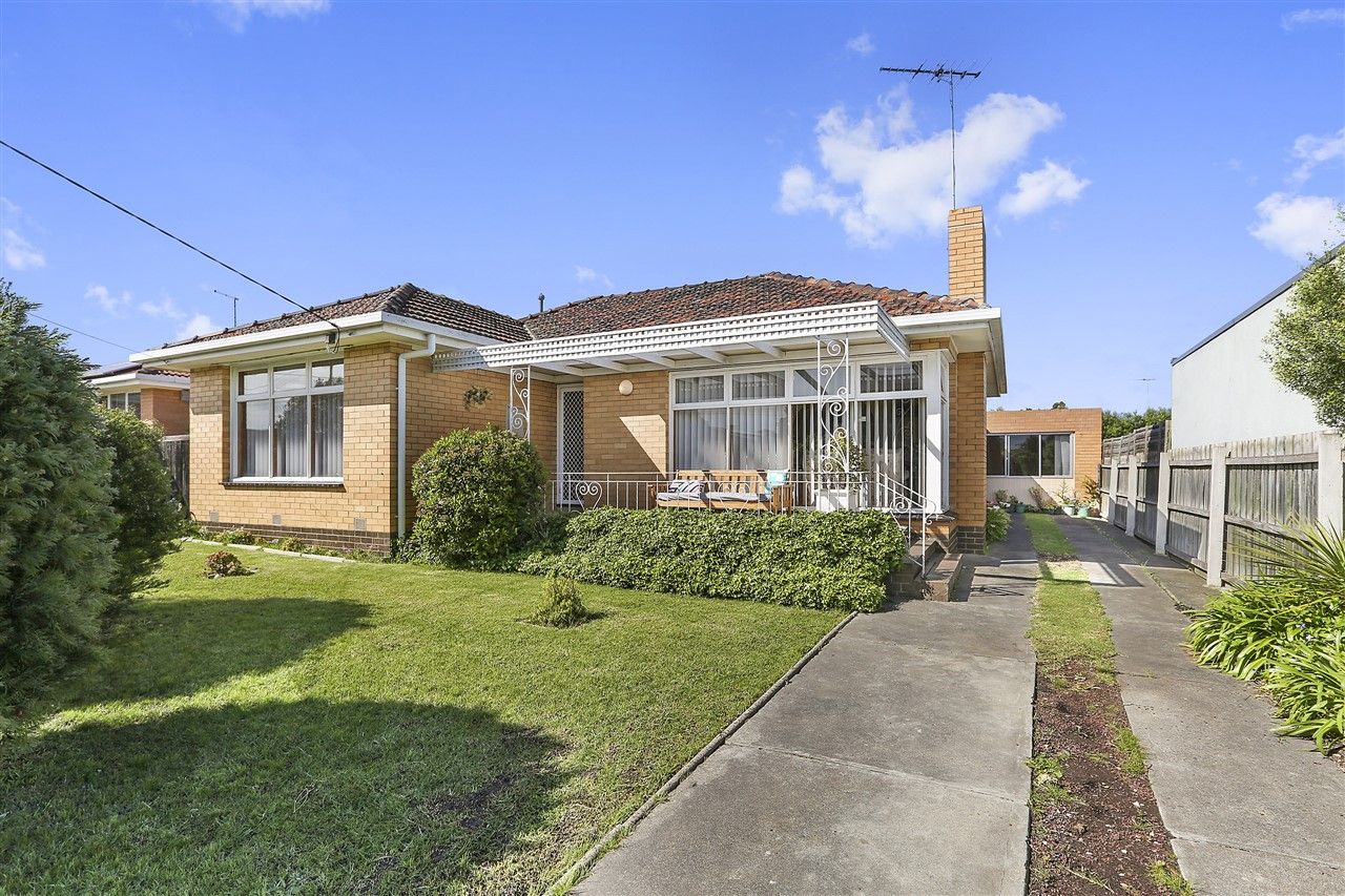 67 Summit Avenue, Belmont, VIC 3216