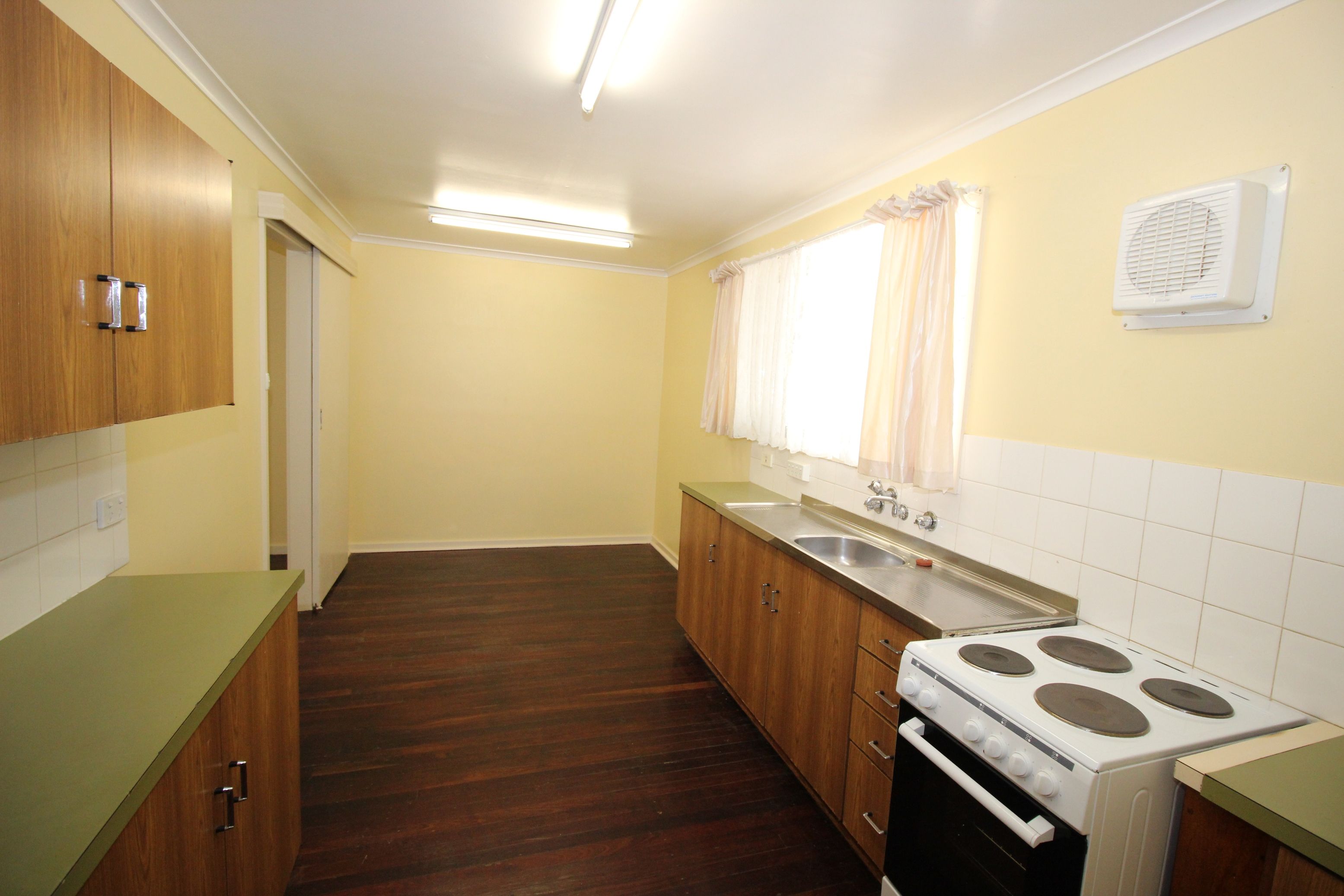 24 Strangman Road, WAIKERIE, SA 5330