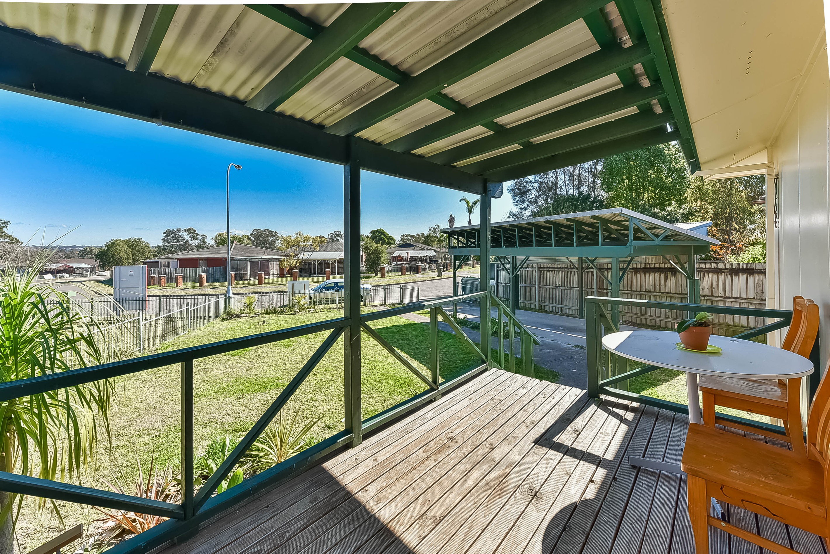 33 Tea Tree Crescent, Macquarie Fields, NSW 2564